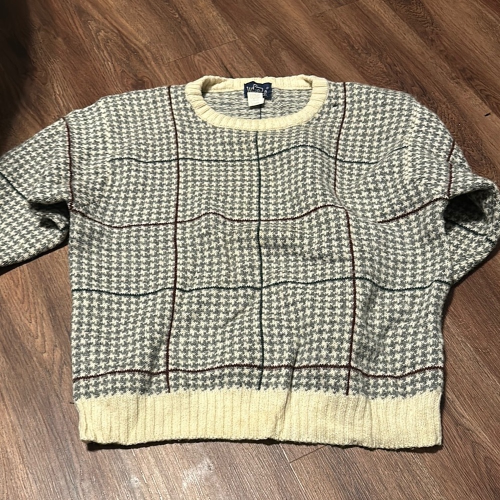 Woolrich Cream and Gray Crewneck Sweater